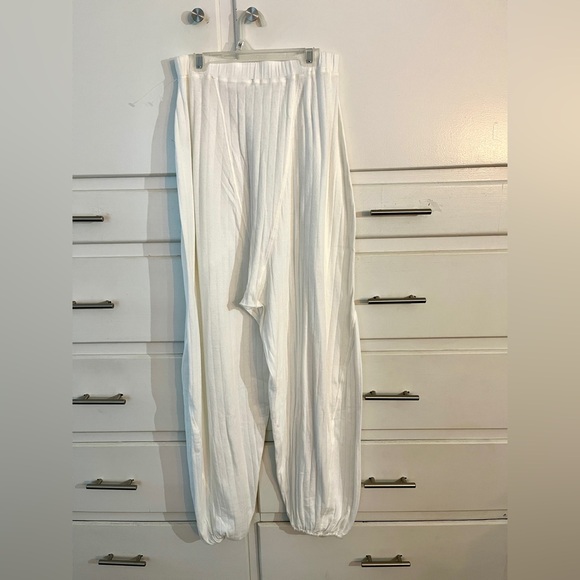 🆕 Free People Coffee Chat jogger in off white only size small - Picture 9 of 16